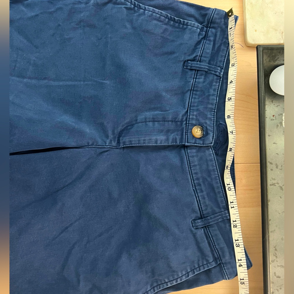 Tommy Bahama blue chino 7” inseam shorts